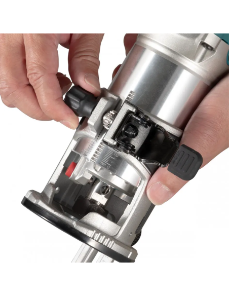Makita RT0702CX3J Fresatrice verticale 710W, Ø pinza 6-8mm