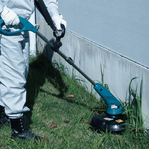 UR 3000 Trimmer 450w Refilabordi Makita    (P.V.)