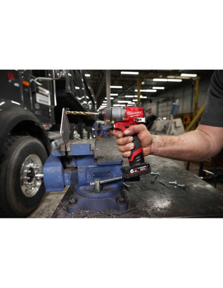 Trapano avvitatore compatto M12FDD2-202X Milwaukee, 45 Nm (con batterie 12V)