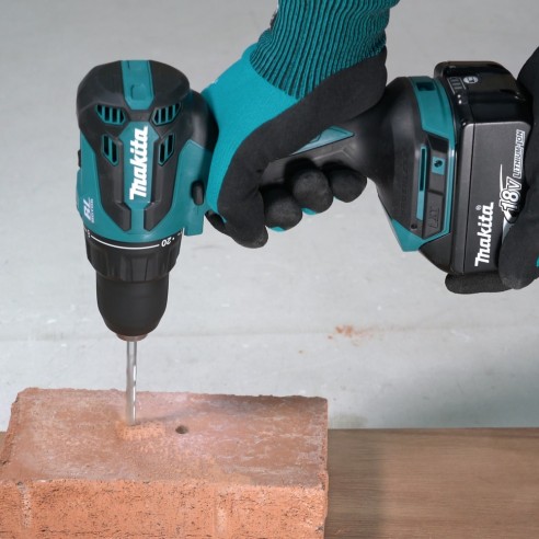 Makita DHP490RFJ Avvitatore a percussione LXT Brushless 18 V con 2 batterie e caricabatterie