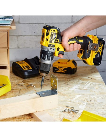 Trapano avvitatore a percussione DeWalt DCD796P2-QW 18 V 5,0 Ah con batterie