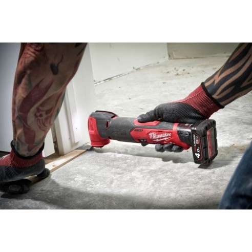 Milwaukee M12 FMT-0 FUEL UTENSILE MULTIFUNZIONE A BATTERIA 12V SENZA BATTERIA E CARICABATTERIA
