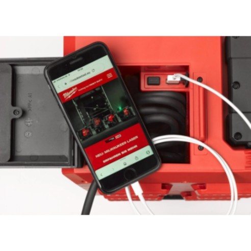 M18 POALC-0 Faro M18™ PACKOUT™ e caricabatterie Batteria/Corrente Milwaukee