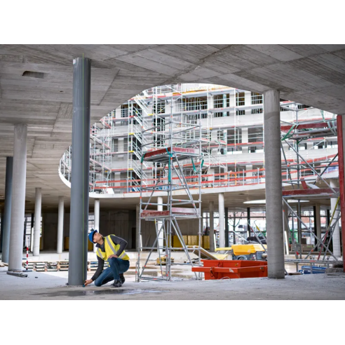 DISTANZIOMETRO LASER GLM 50-27 CG BOSCH RAGGIO VERDE - 50M - PROT. IP 65 C/ ACC. DI PROTEZ. E BA 3,7V 1.0AH     
