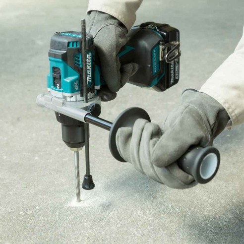 Combo kit Makita: DHP486 avvitatore a percussione 130Nm + DGA513 smerigliatrice angolare + 3 batterie (18V 5.0Ah) + caricabatter